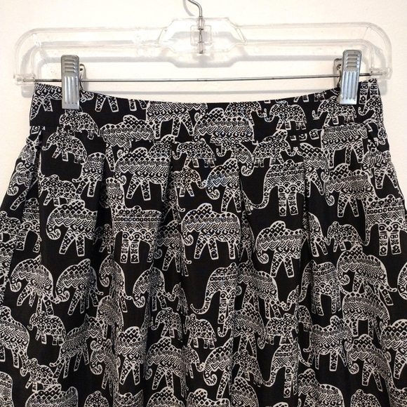 Aeropostale - Elephant Print Pleated Mini Skirt - Picture 4 of 10